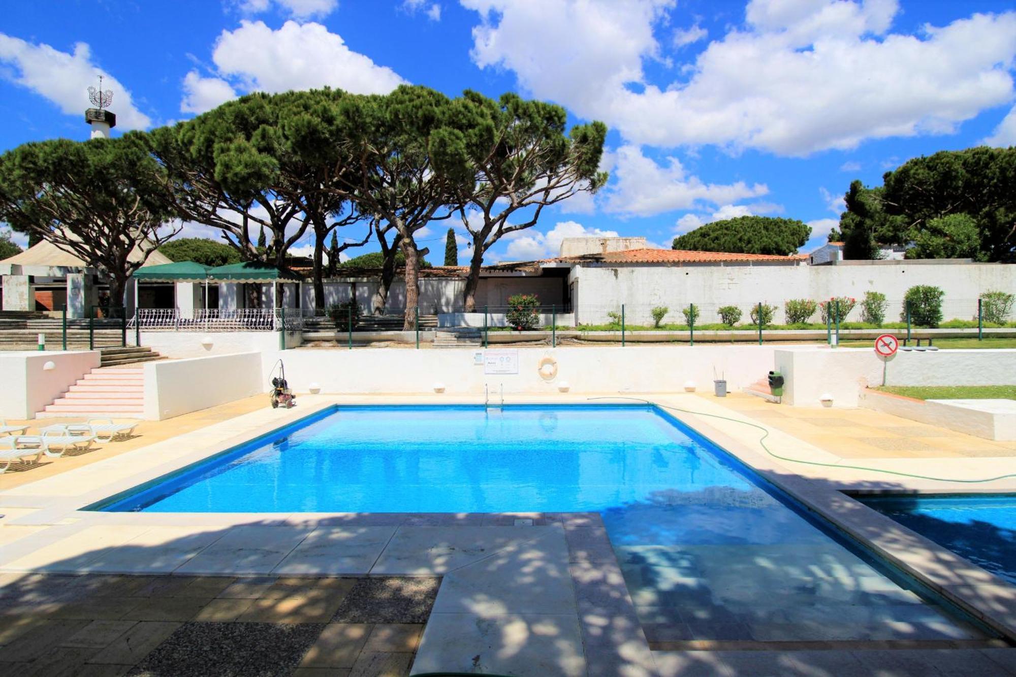 Acoteias With Pool By Homing