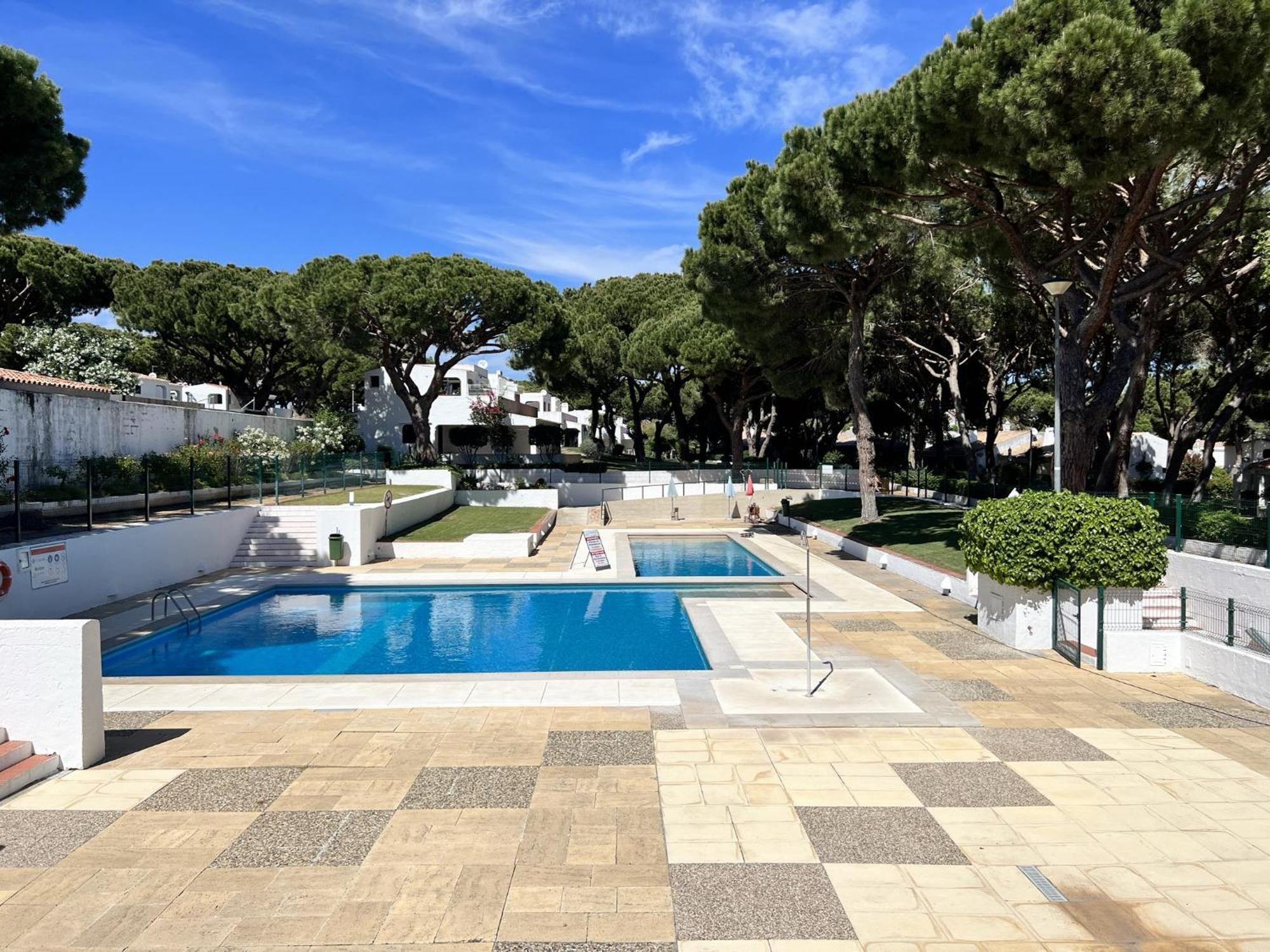 Acoteias With Pool By Homing *